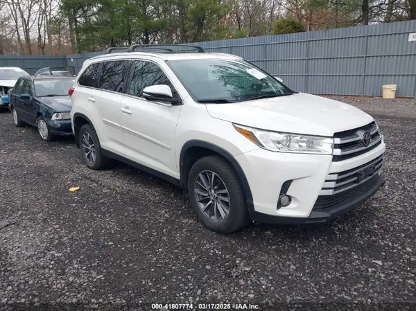 5TDJZRFH3KS605142 2019 TOYOTA HIGHLANDER - Image 1