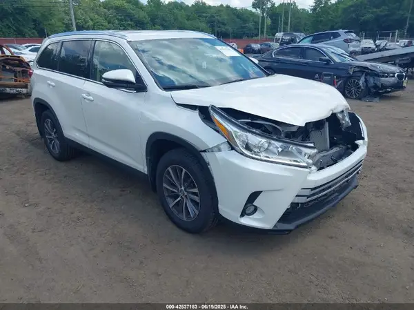 5TDJZRFH3KS608431 2019 TOYOTA HIGHLANDER - Image 1