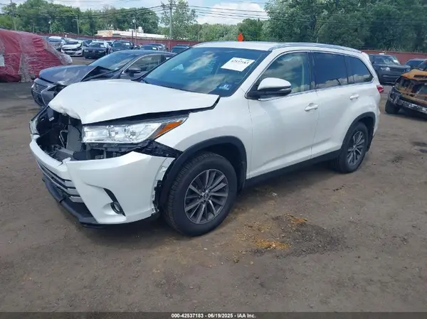 5TDJZRFH3KS608431 2019 TOYOTA HIGHLANDER - Image 2
