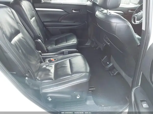 5TDJZRFH3KS608705 2019 TOYOTA HIGHLANDER - Image 8