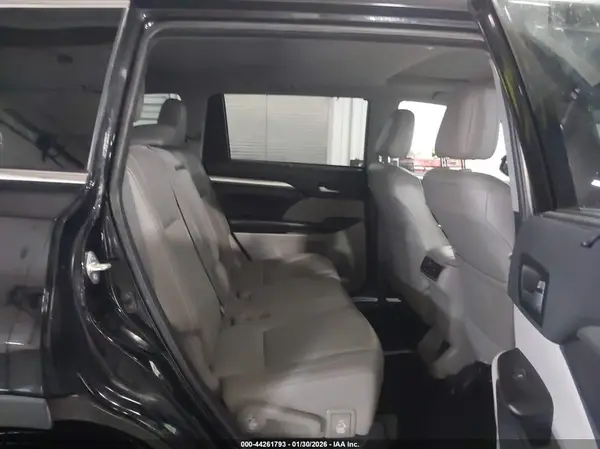 5TDJZRFH3KS609935 2019 TOYOTA HIGHLANDER - Image 8