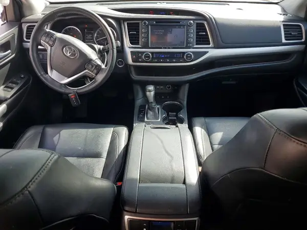 5TDJZRFH3KS613788 2019 TOYOTA HIGHLANDER - Image 8