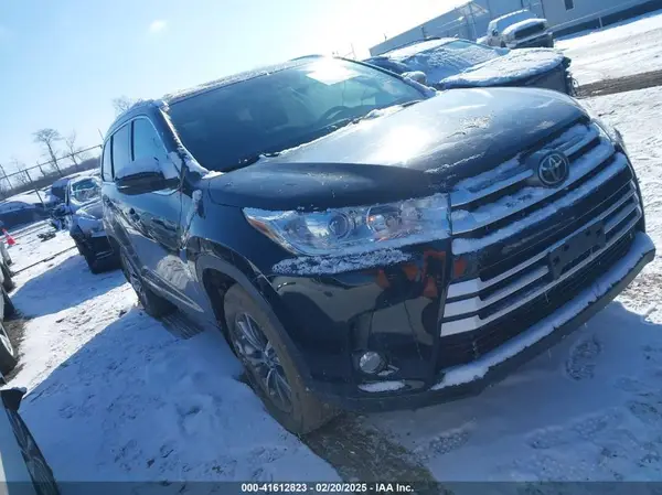 5TDJZRFH3KS618893 2019 TOYOTA HIGHLANDER - Image 1