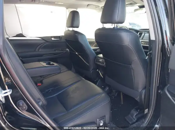 5TDJZRFH3KS618893 2019 TOYOTA HIGHLANDER - Image 8