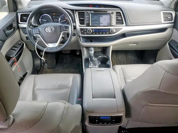 5TDJZRFH3KS621938 2019 TOYOTA HIGHLANDER - Image 8