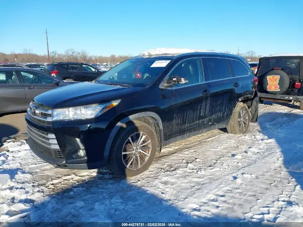 5TDJZRFH3KS622264 2019 TOYOTA HIGHLANDER - Image 2