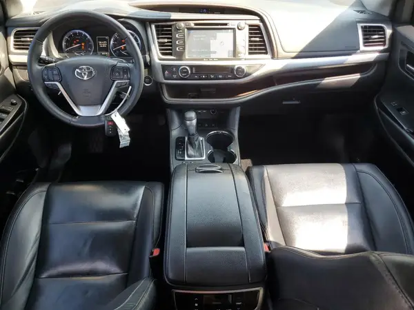 5TDJZRFH3KS623558 2019 TOYOTA HIGHLANDER - Image 8