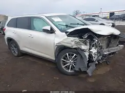 5TDJZRFH3KS624189 2019 TOYOTA HIGHLANDER