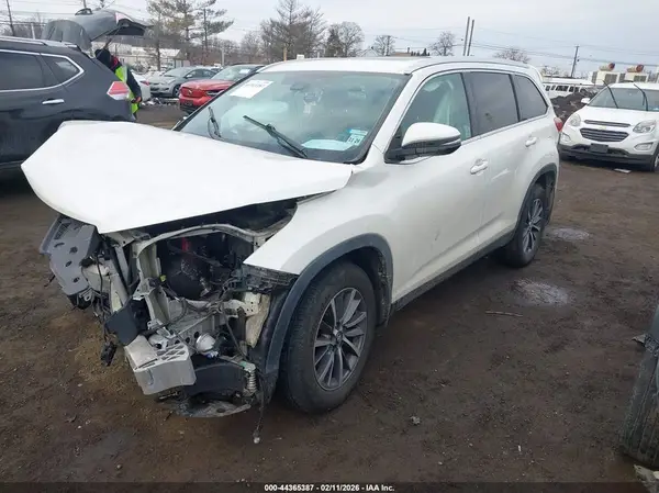 5TDJZRFH3KS624189 2019 TOYOTA HIGHLANDER - Image 2