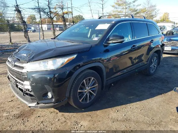 5TDJZRFH3KS629490 2019 TOYOTA HIGHLANDER - Image 2