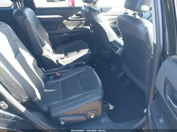 5TDJZRFH3KS629490 2019 TOYOTA HIGHLANDER - Image 8