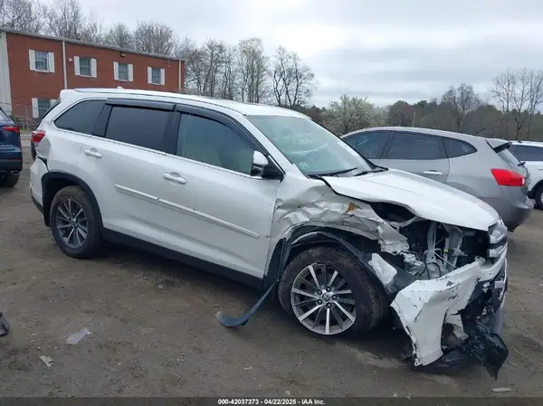 5TDJZRFH3KS629568 2019 TOYOTA HIGHLANDER - Image 1