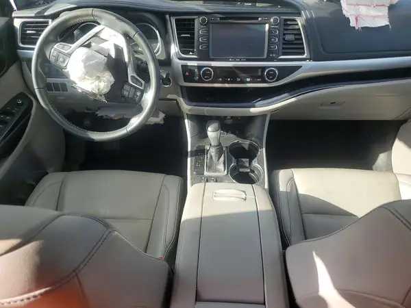 5TDJZRFH3KS702826 2019 TOYOTA HIGHLANDER - Image 8
