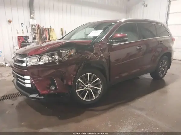 5TDJZRFH3KS706777 2019 TOYOTA HIGHLANDER - Image 2