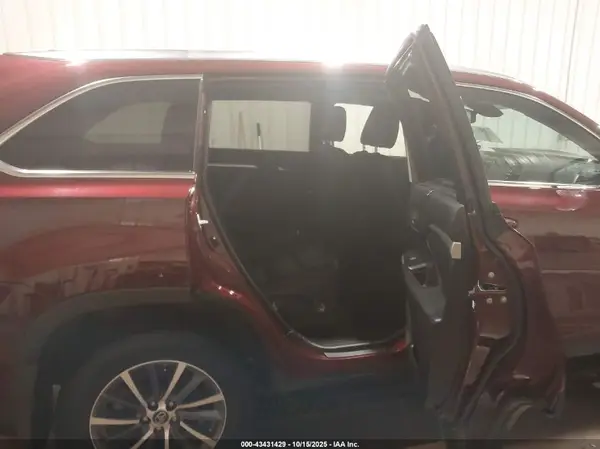 5TDJZRFH3KS706777 2019 TOYOTA HIGHLANDER - Image 8
