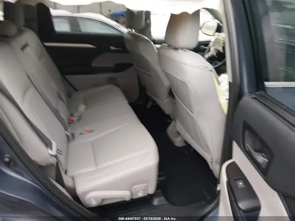5TDJZRFH3KS708142 2019 TOYOTA HIGHLANDER - Image 8