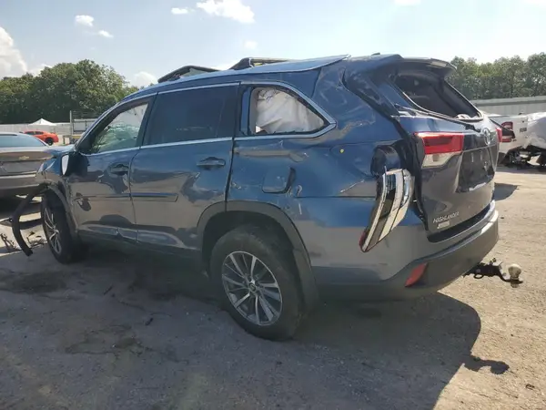 5TDJZRFH3KS708447 2019 TOYOTA HIGHLANDER - Image 2