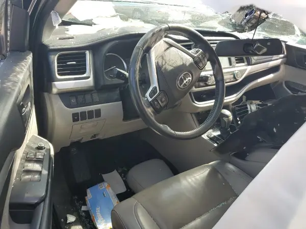 5TDJZRFH3KS708447 2019 TOYOTA HIGHLANDER - Image 8