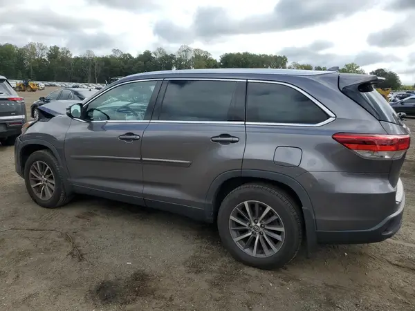 5TDJZRFH3KS712417 2019 TOYOTA HIGHLANDER - Image 2