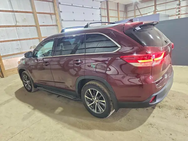 5TDJZRFH3KS719514 2019 TOYOTA HIGHLANDER - Image 2