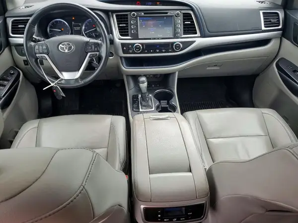 5TDJZRFH3KS731825 2019 TOYOTA HIGHLANDER - Image 8