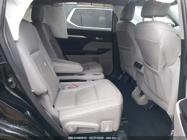 5TDJZRFH3KS732604 2019 TOYOTA HIGHLANDER - Image 8