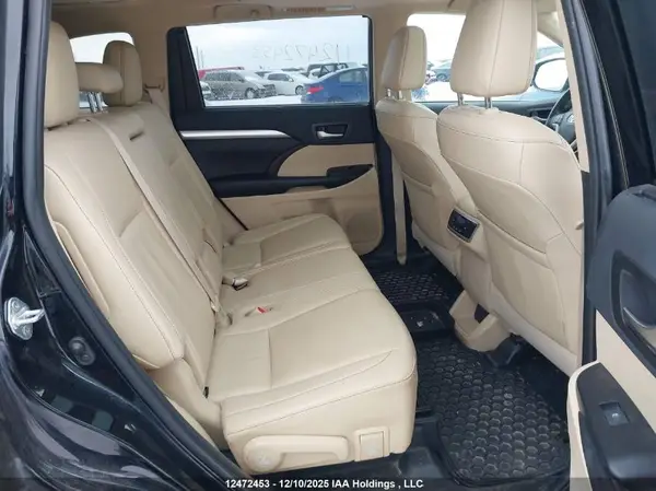 5TDJZRFH3KS733915 2019 TOYOTA HIGHLANDER - Image 8
