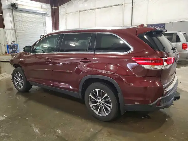 5TDJZRFH3KS737320 2019 TOYOTA HIGHLANDER - Image 2