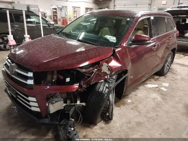5TDJZRFH3KS920507 2019 TOYOTA HIGHLANDER - Image 2