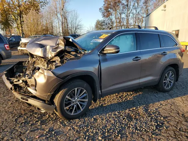 5TDJZRFH3KS922841 2019 TOYOTA HIGHLANDER - Image 1