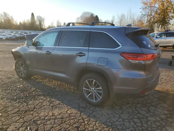 5TDJZRFH3KS922841 2019 TOYOTA HIGHLANDER - Image 2