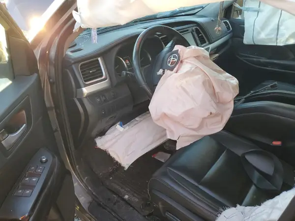 5TDJZRFH3KS922841 2019 TOYOTA HIGHLANDER - Image 8