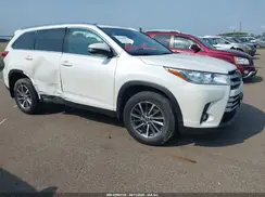 5TDJZRFH3KS925173 2019 TOYOTA HIGHLANDER