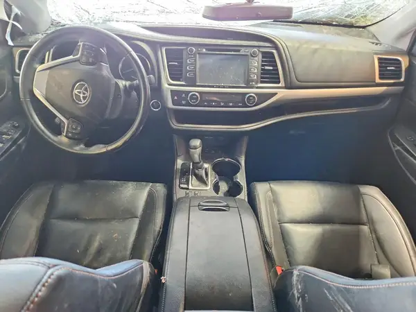 5TDJZRFH3KS934424 2019 TOYOTA HIGHLANDER - Image 8
