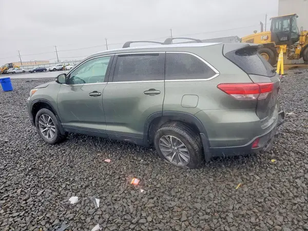 5TDJZRFH3KS940661 2019 TOYOTA HIGHLANDER - Image 2