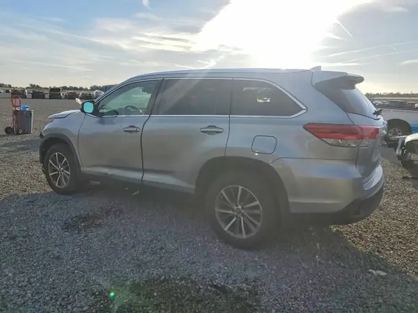 5TDJZRFH3KS957332 2019 TOYOTA HIGHLANDER - Image 8