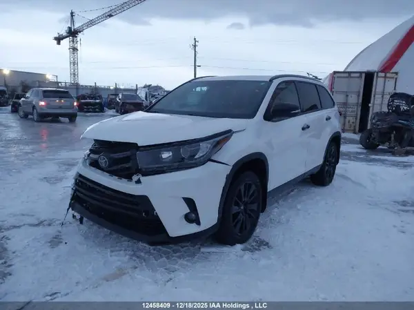 5TDJZRFH3KS962711 2019 TOYOTA HIGHLANDER - Image 2