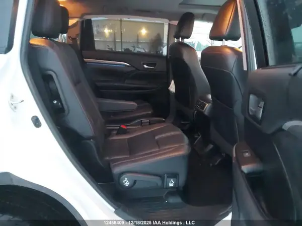 5TDJZRFH3KS962711 2019 TOYOTA HIGHLANDER - Image 8
