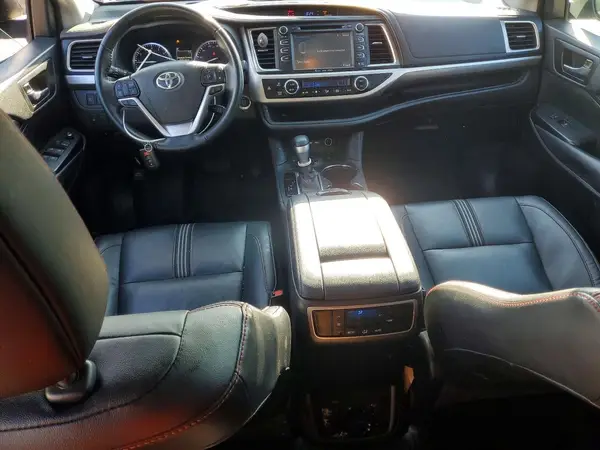 5TDJZRFH3KS963518 2019 TOYOTA HIGHLANDER - Image 8