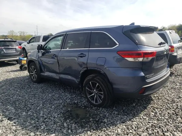 5TDJZRFH3KS965270 2019 TOYOTA HIGHLANDER - Image 2