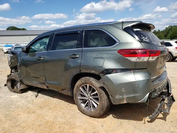5TDJZRFH3KS966550 2019 TOYOTA HIGHLANDER - Image 2