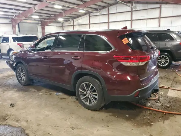 5TDJZRFH3KS978374 2019 TOYOTA HIGHLANDER - Image 2
