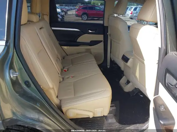 5TDJZRFH3KS978519 2019 TOYOTA HIGHLANDER - Image 8