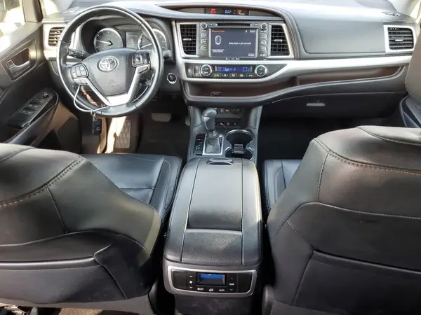 5TDJZRFH3KS983784 2019 TOYOTA HIGHLANDER - Image 8