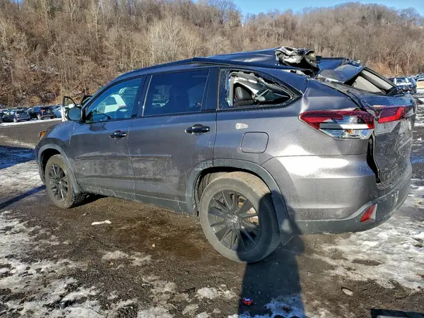 5TDJZRFH3KS988855 2019 TOYOTA HIGHLANDER - Image 2