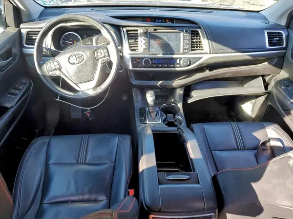 5TDJZRFH3KS988855 2019 TOYOTA HIGHLANDER - Image 8