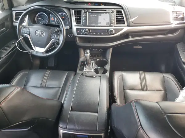 5TDJZRFH3KS992873 2019 TOYOTA HIGHLANDER - Image 8