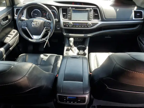 5TDJZRFH4HS362028 2017 TOYOTA HIGHLANDER - Image 8
