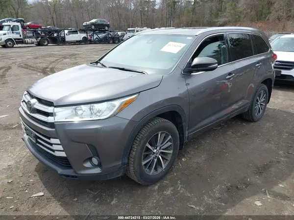 5TDJZRFH4HS362448 2017 TOYOTA HIGHLANDER - Image 2