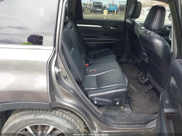 5TDJZRFH4HS362448 2017 TOYOTA HIGHLANDER - Image 8